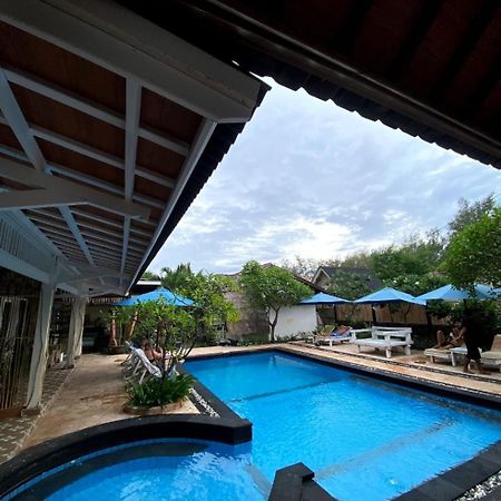Coral Beach Seaside Gili Trawangan Exterior photo