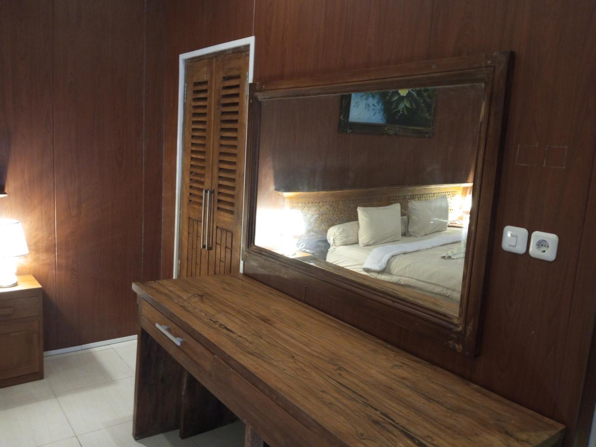 Coral Beach Seaside Gili Trawangan Exterior photo